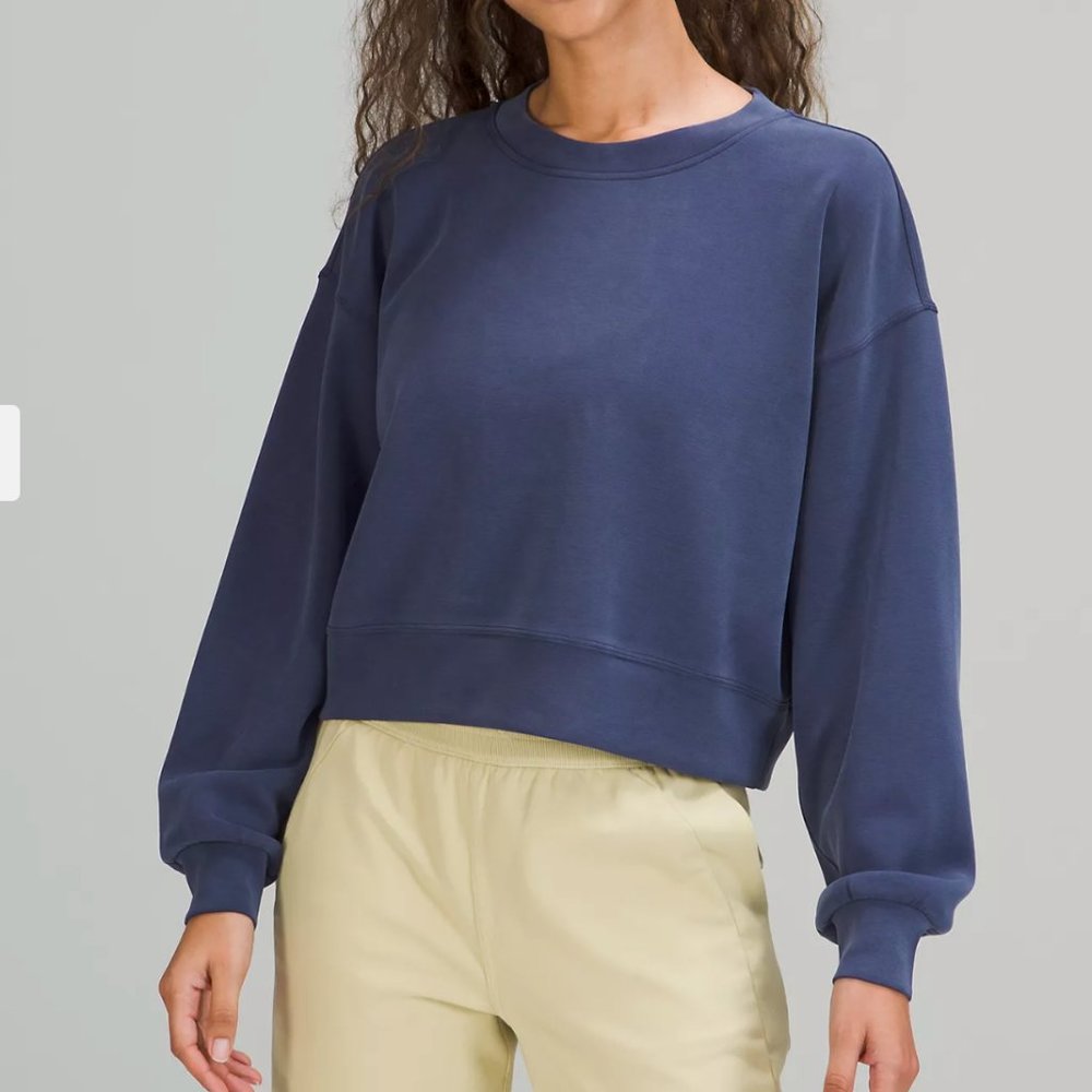 NWT LULULEMON Perfectly Oversized Cropped Crew Softstreme Night Sea Size 18